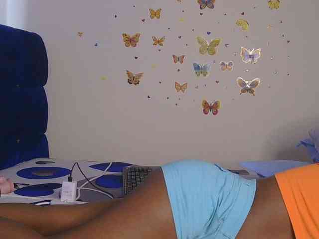 KittyKissess webcam