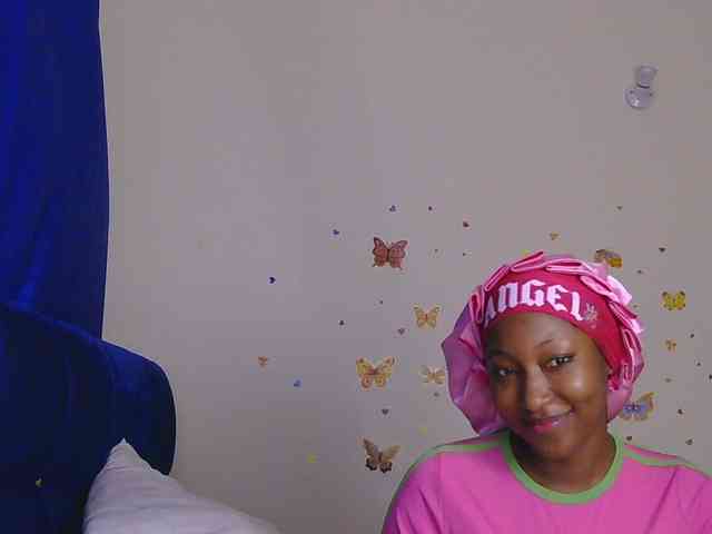 KittyKissess webcam