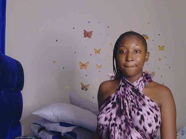 KittyKissess webcam