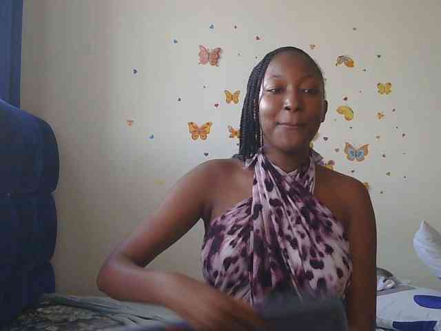 KittyKissess webcam