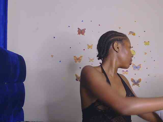 KittyKissess webcam