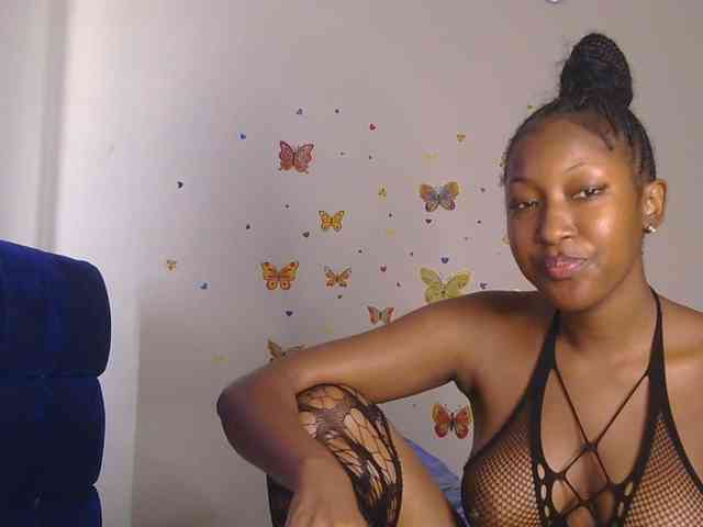 KittyKissess webcam