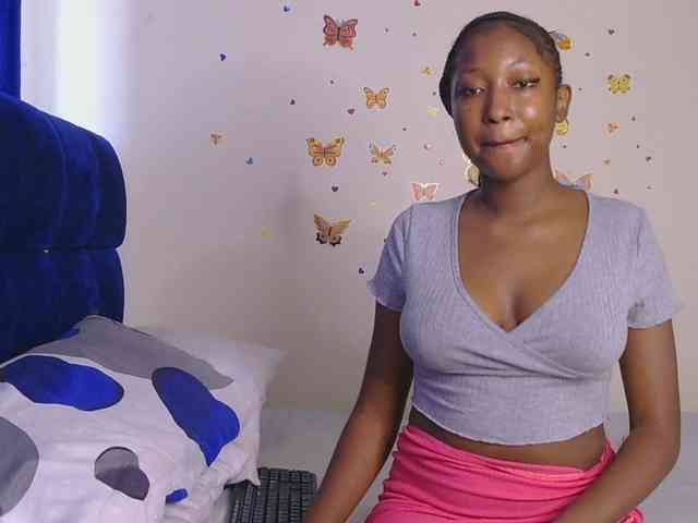 KittyKissess webcam