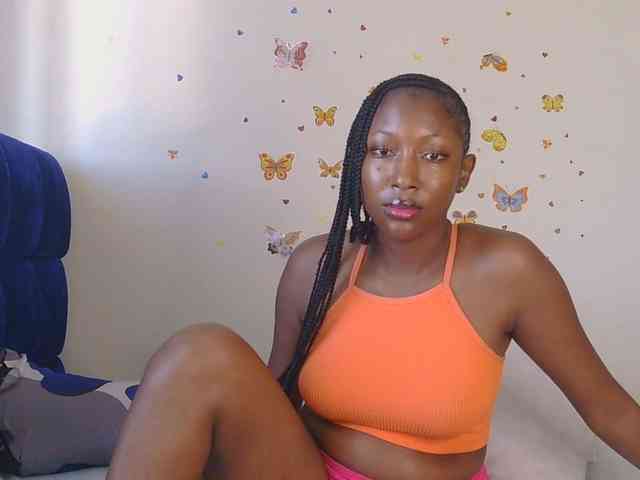 KittyKissess webcam