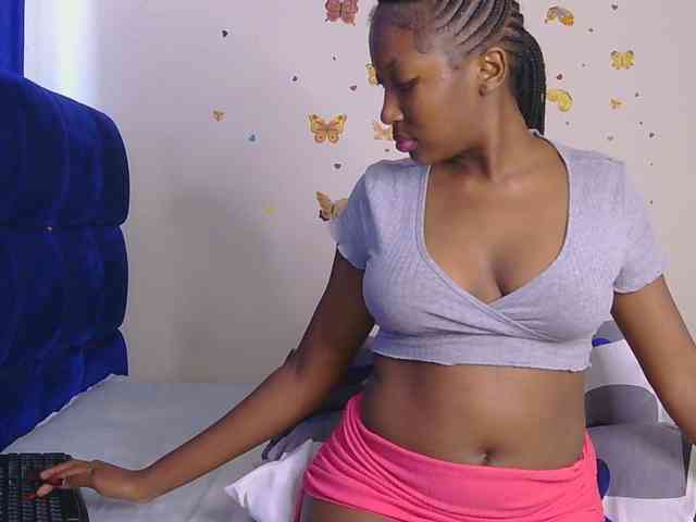 KittyKissess webcam