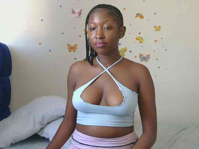 KittyKissess webcam
