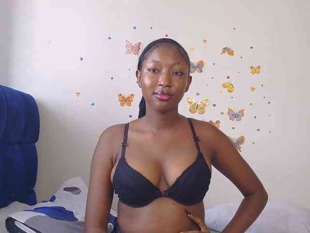 KittyKissess webcam