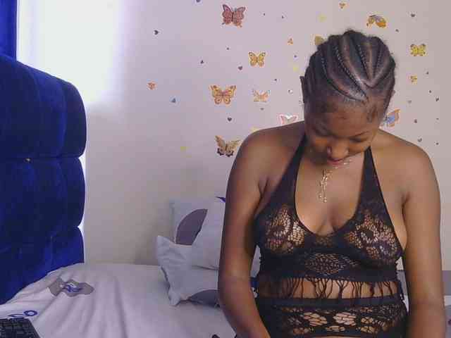 KittyKissess webcam