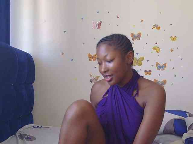 KittyKissess webcam