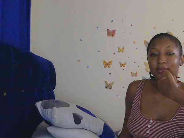 KittyKissess webcam