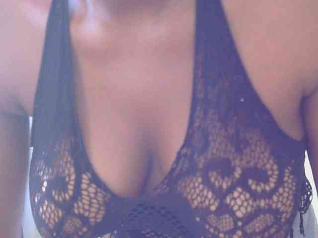 KittyKissess webcam
