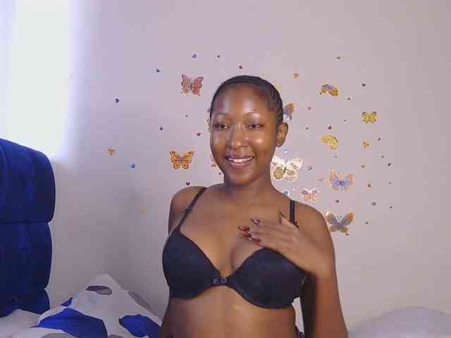 KittyKissess webcam