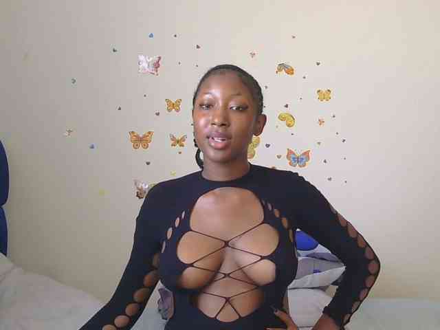 KittyKissess webcam
