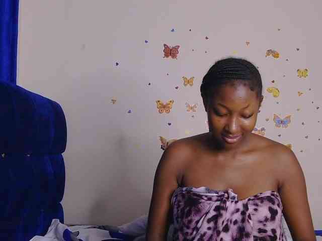 KittyKissess webcam