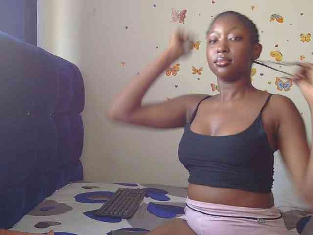 KittyKissess webcam