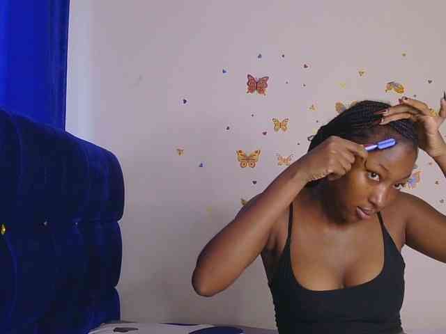 KittyKissess webcam