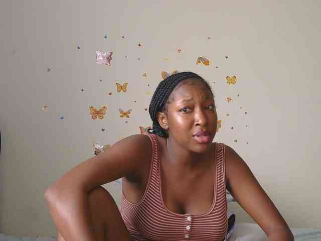 KittyKissess webcam