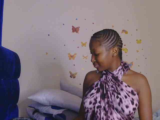KittyKissess webcam