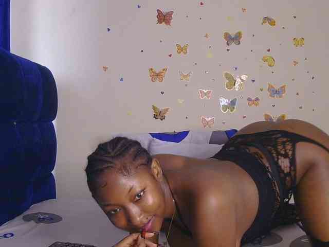 KittyKissess webcam