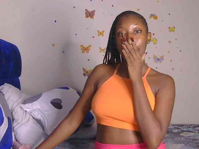 KittyKissess webcam