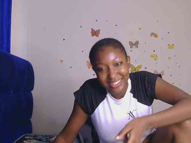 KittyKissess webcam