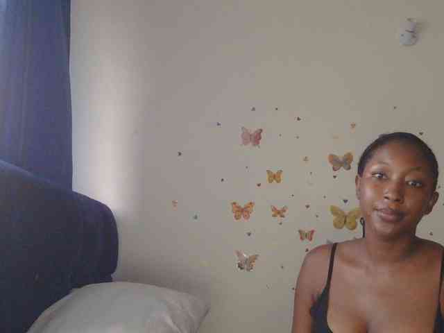 KittyKissess webcam