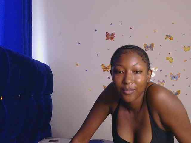 KittyKissess webcam