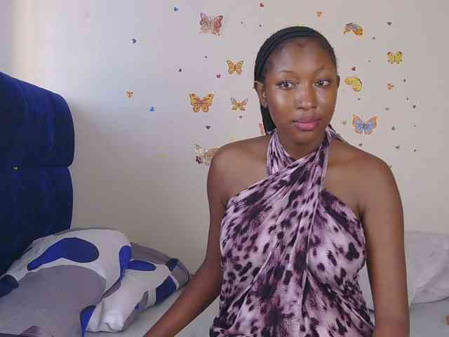KittyKissess webcam