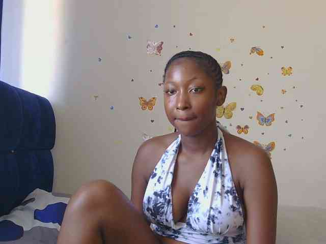 KittyKissess webcam