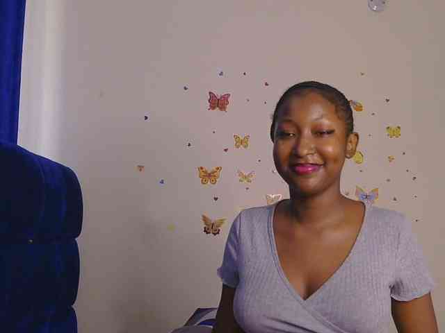 KittyKissess webcam
