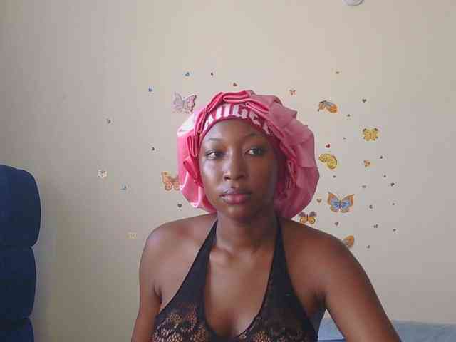 KittyKissess webcam