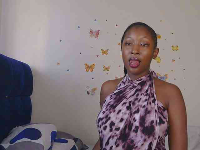 KittyKissess webcam
