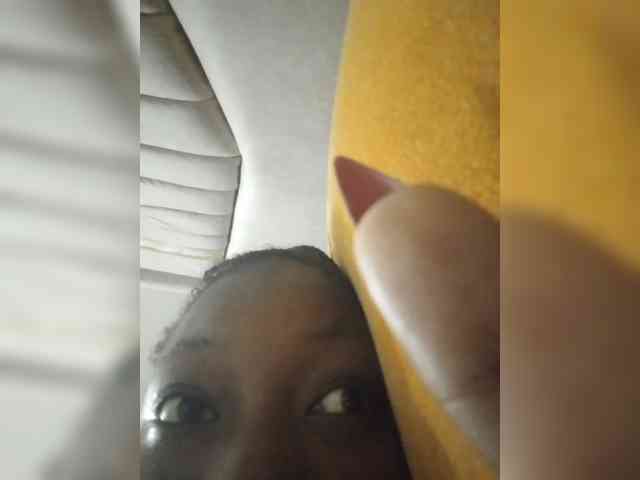 KittyKissess webcam