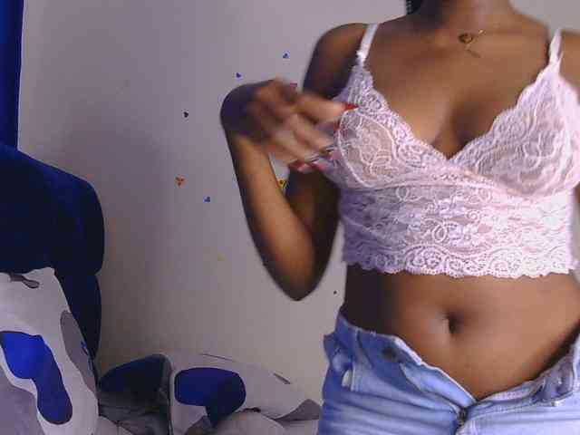 KittyKissess webcam