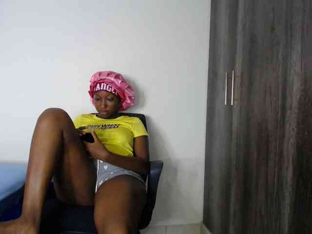 KittyKissess