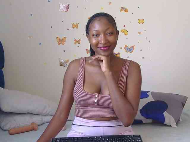 KittyKissess webcam
