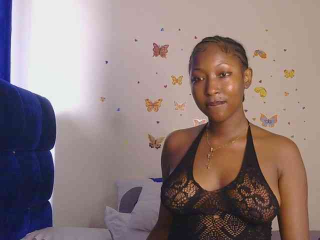 KittyKissess webcam