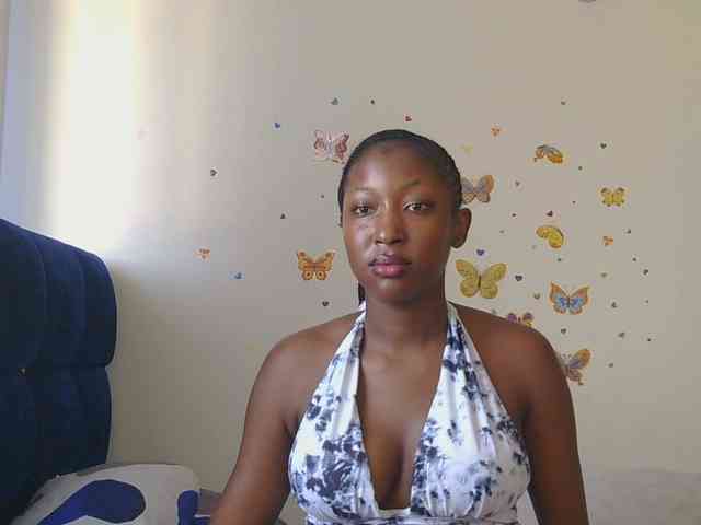 KittyKissess webcam