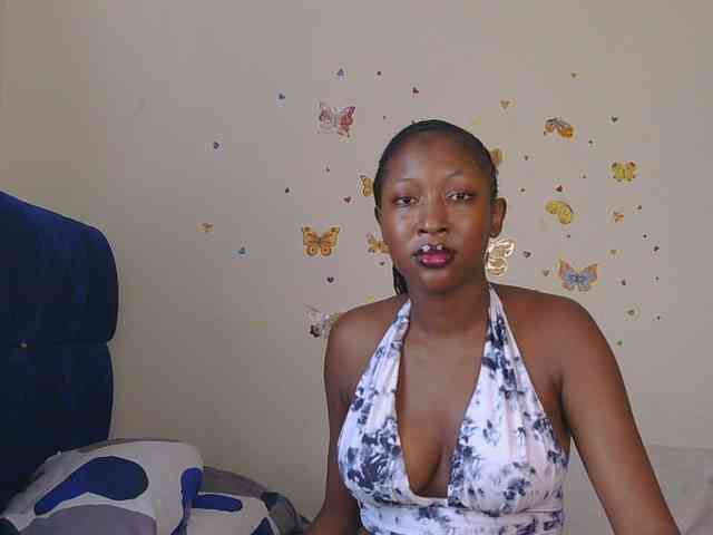 KittyKissess webcam