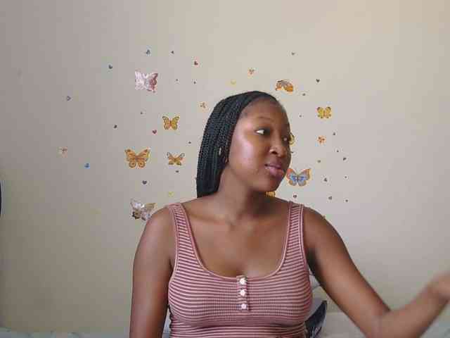 KittyKissess webcam