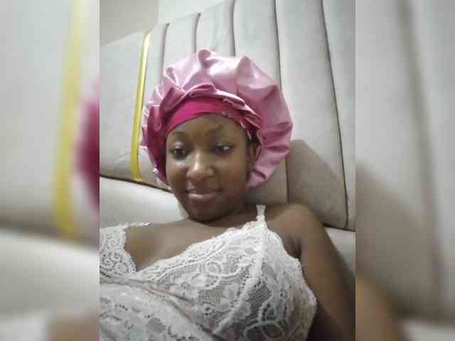 KittyKissess webcam
