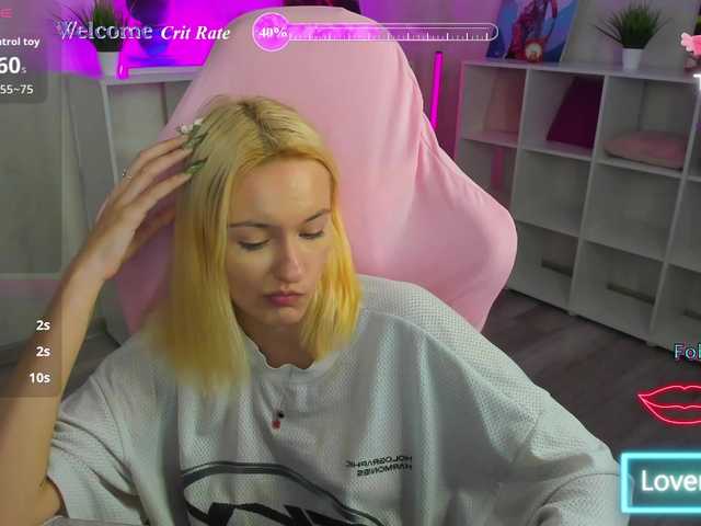 Golden-Whisper live cam on BongaCams