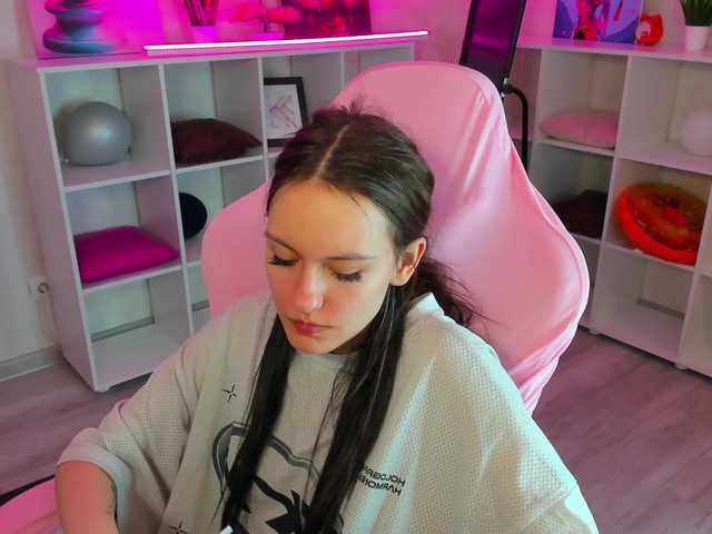 Golden-Whisper live cam on BongaCams