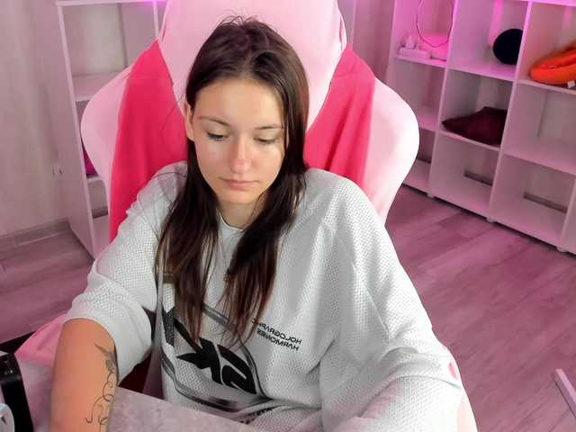 Golden-Whisper live cam on BongaCams