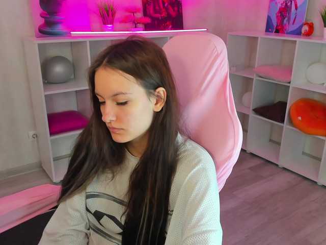 Golden-Whisper live cam on BongaCams
