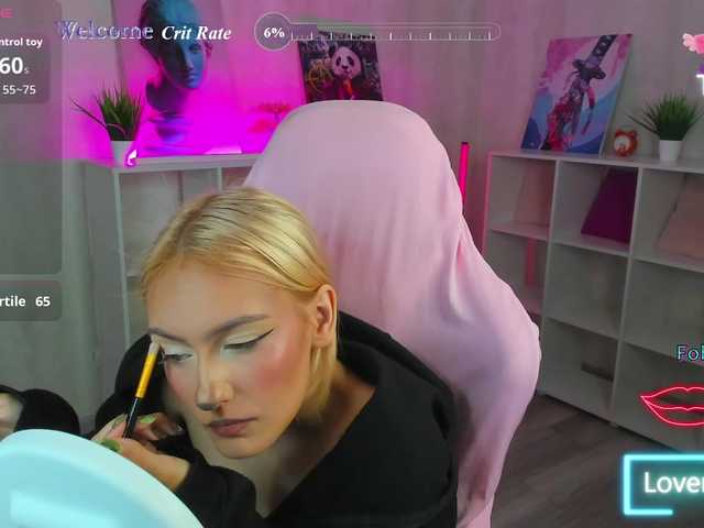 Golden-Whisper live cam on BongaCams