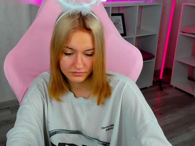 Golden-Whisper live cam on BongaCams
