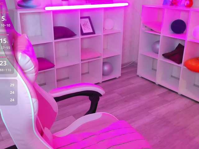 le modèle Golden-Whisper est en webcam porno dans un show sur le site bongacams, il possède les tags suivants: White/Caucasian,Redhead,Shaved