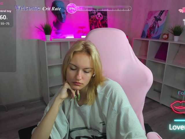 Golden-Whisper live cam on BongaCams