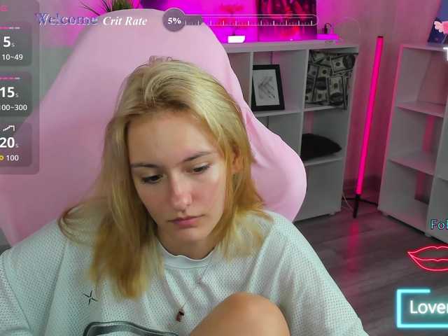 Golden-Whisper live cam on UnifiedCams